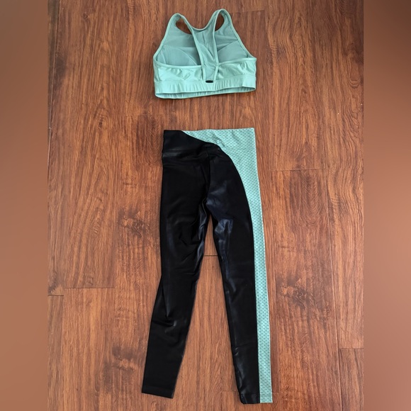 NEW SET Koral Active Wear Lustrous Black + Aquamarine Leggings and Sports Bra S - Picture 6 of 6